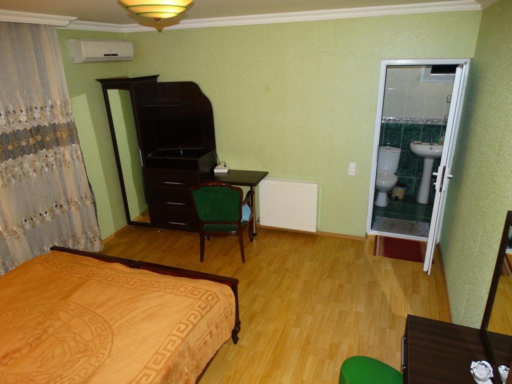 Hotel Sano Kutaiszi Szoba fotó